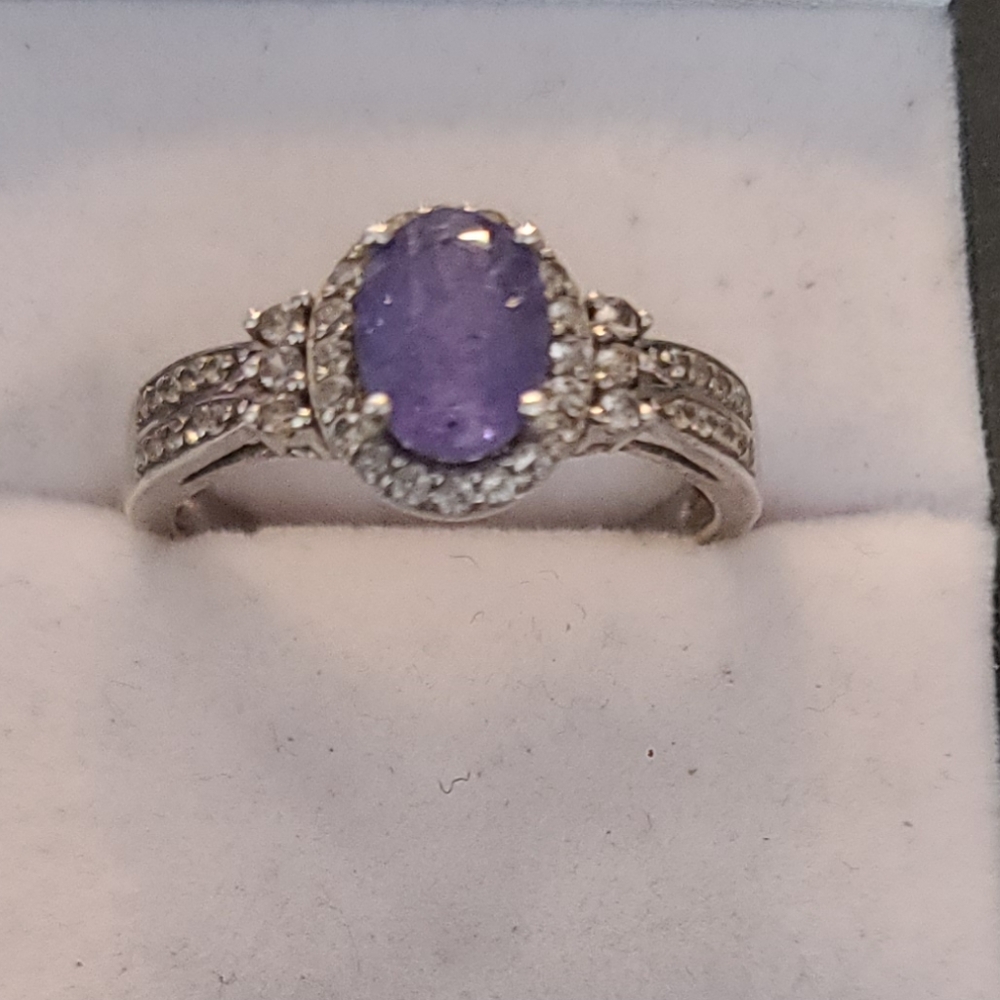 Natural Tanzinate And Diamond Ring